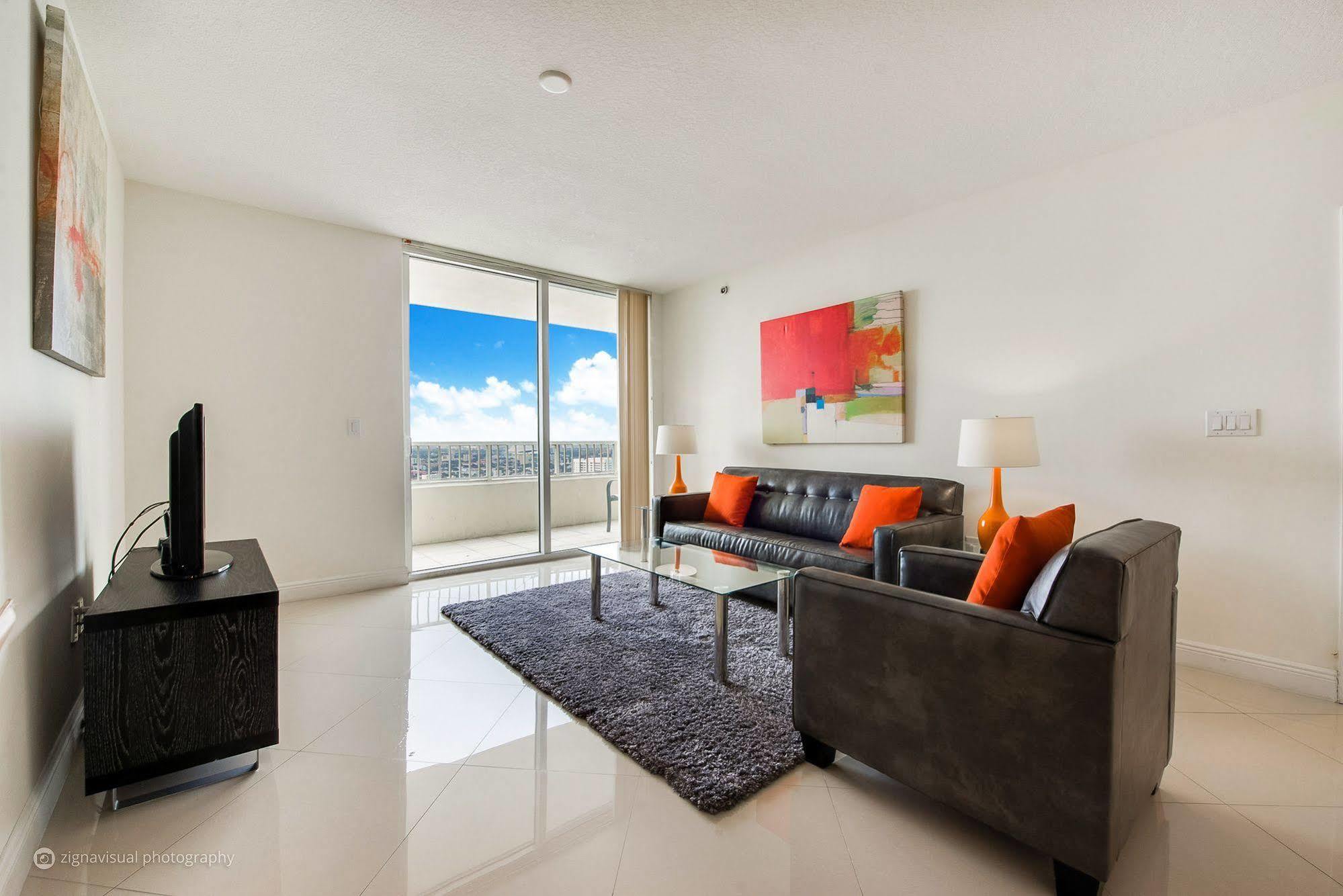 Churchill Suites Miami Brickell - One Broadway Exterior photo